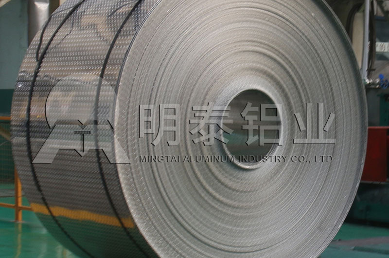 3條筋花紋鋁板價格多少_消防車防滑板花紋鋁板規(guī)格 3條筋花紋鋁板價格多少_消防車防滑板花紋鋁板規(guī)格